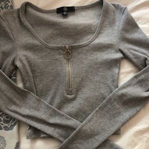 Long sleeve crop top